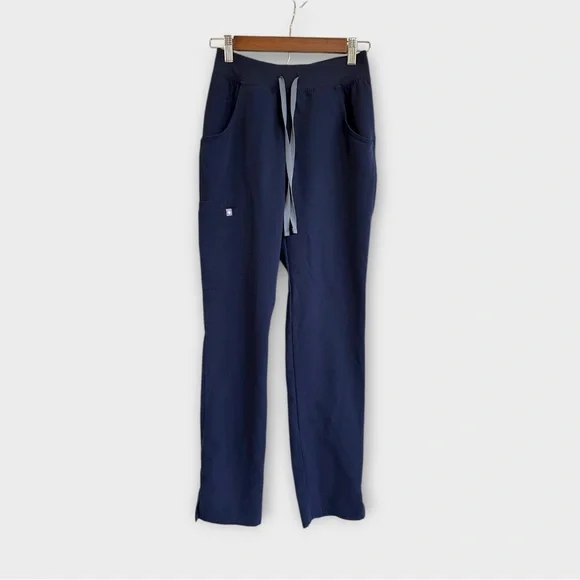 FIGS Kade Cargo Scrub Pants in Navy, size XXS Tall - Picture 1 of 6